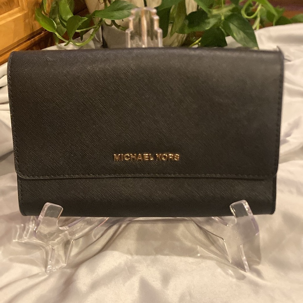Michael Kors Saffiano Leather Black Convertible Crossbody with Gold Chain (ABBA) - Picture 4 of 16